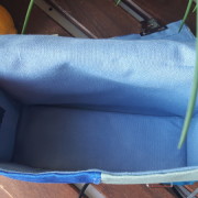 Kleine Crossbody bag, Umhängetasche grün-blau gelb innen